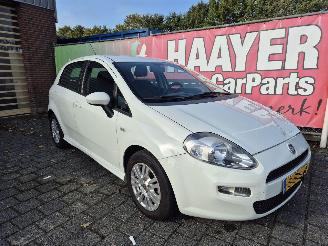 Unfallwagen Fiat Punto 1.3 m-jet pop AIRCO 2015/3