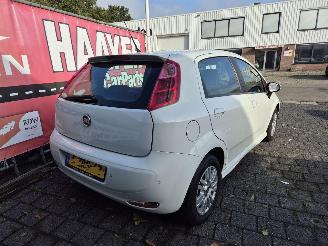 Fiat Punto 1.3 m-jet pop AIRCO picture 3