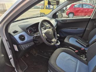 Hyundai I-10 1.0i i-Motion Comfort Plus picture 8