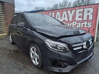 uszkodzony samochody osobowe Mercedes B-klasse 180 cdi blue efficiency 2015/2