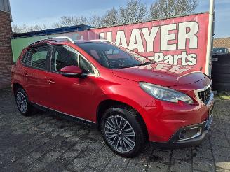 Schadeauto Peugeot 2008 1.2 puretech blue lion 2017/9