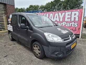 skadebil bedrijf Citroën Berlingo 1.6e-hdi 700 AUTOMAAT 2015/7