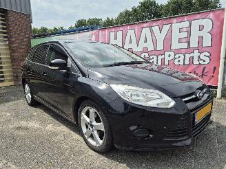 Damaged car Ford Focus 1.6 TDCI Econetic lease trend 2013/11