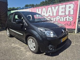 Coche accidentado Renault Twingo 1.5 dci dynamic 2011/7