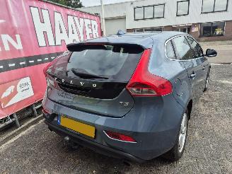 Volvo V-40 1.6 T3 momentum picture 3