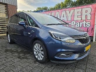 Vaurioauto  passenger cars Opel Zafira 1.4 turbo innovation 7P 2016/12