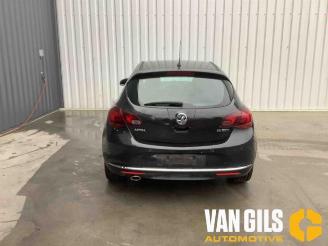 Coche siniestrado Opel Astra Astra Mk.6 GTC, Hatchback 3-drs, 2011 / 2015 2.0 CDTI 16V 165 2013/2