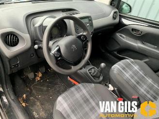 Peugeot 108 108, Hatchback, 2014 1.0 12V VVT-i picture 10