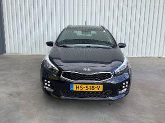 Vaurioauto  passenger cars Kia Cee d  2016/1