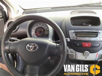 Toyota Aygo Aygo (B10), Hatchback, 2005 / 2014 1.0 12V VVT-i picture 14