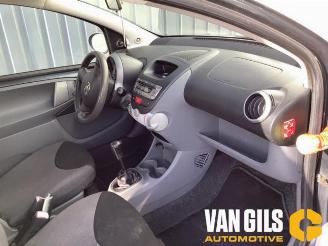 Toyota Aygo Aygo (B10), Hatchback, 2005 / 2014 1.0 12V VVT-i picture 17