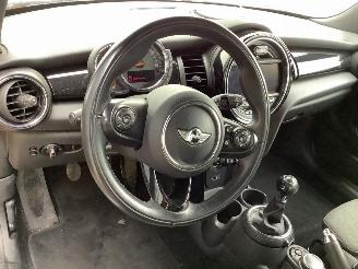 Mini Cooper 1.5L picture 16