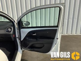 Peugeot 108 108, Hatchback, 2014 1.0 12V VVT-i picture 11