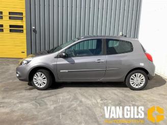 Salvage car Renault Clio Clio III (BR/CR), Hatchback, 2005 / 2014 1.2 16V TCe 100 2010/8
