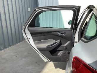Ford Focus 1.0 Ti-VCT EcoBoost, benzine picture 14