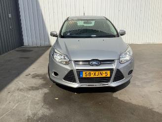 Ford Focus 1.0 Ti-VCT EcoBoost, benzine picture 2