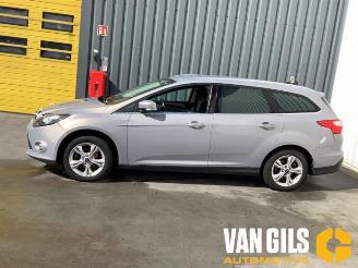 Coche siniestrado Ford Focus Focus 3 Wagon, Combi, 2010 / 2020 1.6 Ti-VCT 16V 125 2012/6