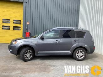 Coche siniestrado Mitsubishi Outlander  2009