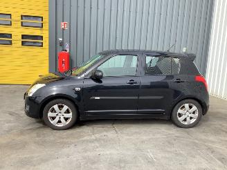 Voiture accidenté Suzuki Swift 1.3 VVT 16V Hatchback  Benzine 2007/10