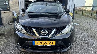 Damaged car Nissan Qashqai  2016/4