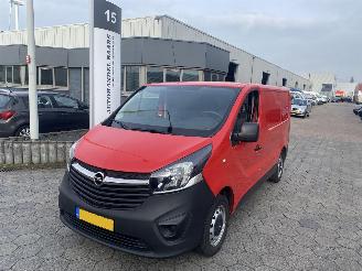 krockskadad bil auto Opel Vivaro 1.6 CDTI L1H1 Edition 2019/3
