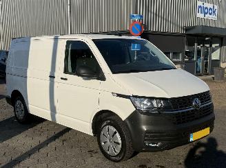 skadebil auto Volkswagen Transporter 2.0 TDI 81KW 2021/4