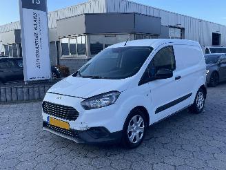 krockskadad bil bedrijf Ford Transit Courier Van 1.0 EcoBoost 100PK 2023/9