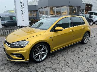 skadebil auto Volkswagen Golf TSI R-Line Pano  AUTOMAAT 81KW 2017/12