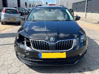 Skoda Octavia Combi 1.0 TSI Greentech Business Edition picture 2