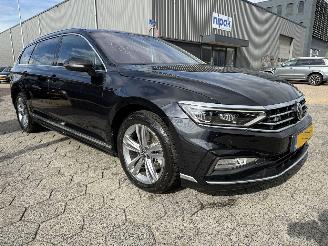 krockskadad bil auto Volkswagen Passat R-Line Business+  Variant 1.5 TSI 2021/1