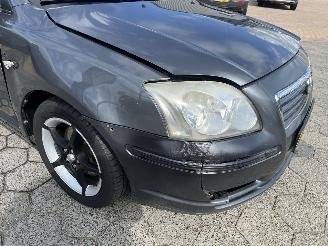 Toyota Avensis Wagon 2.0 VVTi Linea Sol picture 10