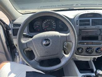 Kia Cerato 1.6-16V LX picture 17