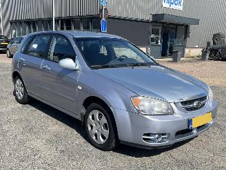 Kia Cerato 1.6-16V LX picture 3