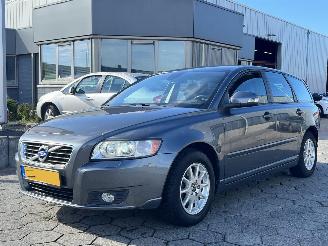 krockskadad bil auto Volvo V-50 2.0F R-Design Pro Edition 2011/10