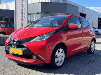 Unfallwagen Toyota Aygo 1.0 VVT-i x-play 2015/11