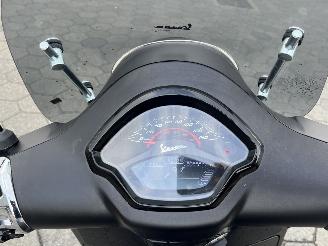 Vespa  GTS 300 SuperSport HPE picture 12