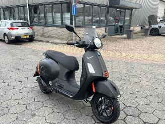 Vespa  GTS 300 SuperSport HPE picture 4