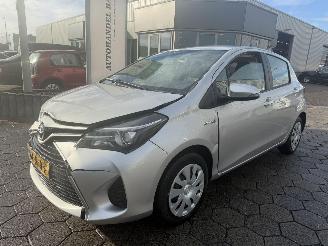uszkodzony samochody osobowe Toyota Yaris 1.5 Hybrid Aspiration Autm 2016/1
