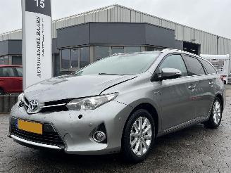 Damaged car Toyota Auris Touring Sports 1.8 Hybrid Lease+ 2014/2