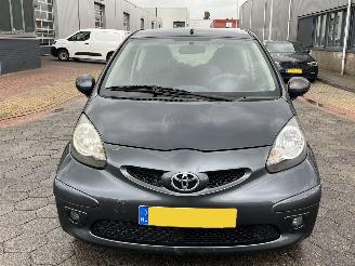Toyota Aygo 1.0-12V + picture 2