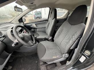 Toyota Aygo 1.0-12V + picture 13