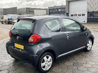 Toyota Aygo 1.0-12V + picture 4