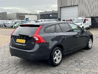 Volvo V-60 1.6 D2 Kinetic picture 4