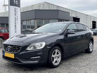 skadebil auto Volvo V-60 1.6 D2 Kinetic 2015/3