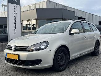 krockskadad bil auto Volkswagen Golf Variant 1.2 TSI Trendline BlueMotion 2011/1