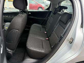 Peugeot 207 1.4 VTi Urban Move picture 12