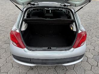 Peugeot 207 1.4 VTi Urban Move picture 13
