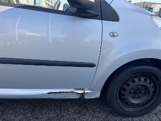 Peugeot 107 1.0-12V Urban Move picture 11