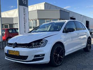 Voiture accidenté Volkswagen Golf 1.6 TDI Edition BlueMotion 2014/6