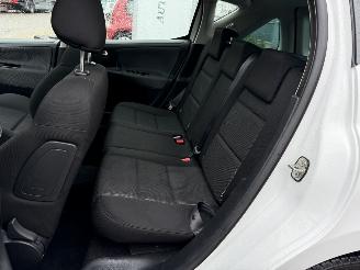 Peugeot 207 SW 1.6 VTi XS picture 10